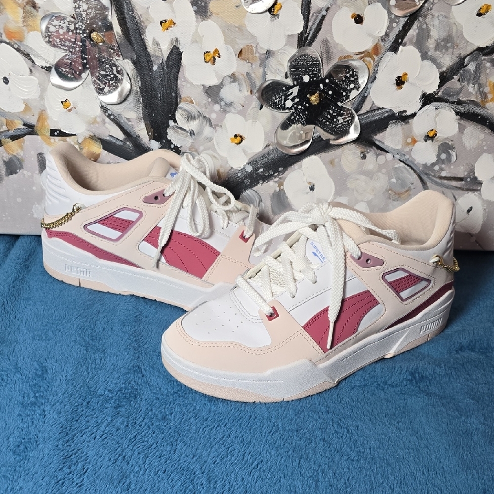 Puma Women's White and Pink Sneakers Sizw 6.5